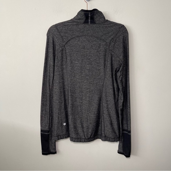 *Sold* Lululemon women's Charcoal Pace pusher 1/2 zip up long sleeve top 8 - Picture 9 of 10